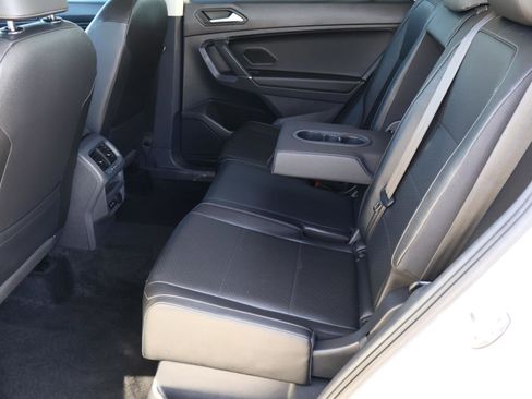 Used 2020 Volkswagen Tiguan SE image 20