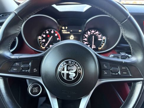 Used 2018 Alfa Romeo Stelvio Base AWD 4dr Crossover image 32