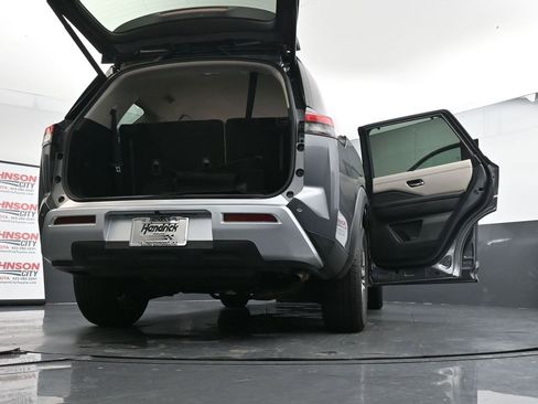 Used 2023 Nissan Pathfinder SL image 45