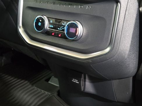 Used 2025 Ford Expedition Platinum w/ Stealth Performance Package image 17