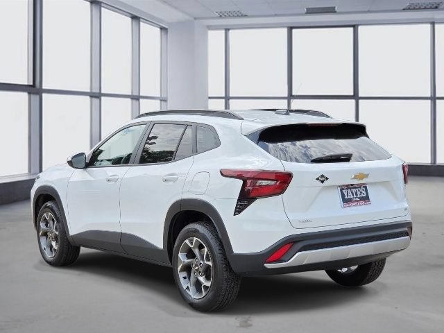 Used 2025 Chevrolet Trax LT FWD image 7