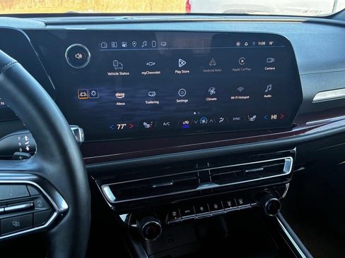 Used 2025 Chevrolet Traverse Z71 AWD/4WD image 18