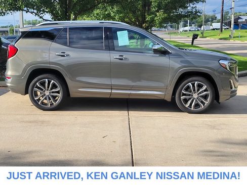 Used 2018 GMC Terrain Denali w/ Advanced Safety Package AWD/4WD image 2