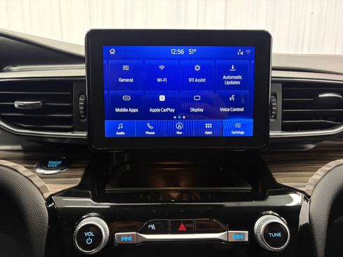 Used 2024 Ford Explorer Limited AWD/4WD image 34
