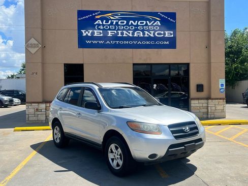 Used 2009 Hyundai Santa Fe GLS FWD image 1