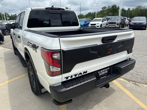 Used 2024 Nissan Titan PRO-4X w/ Pro-4x Convenience Package AWD/4WD image 7
