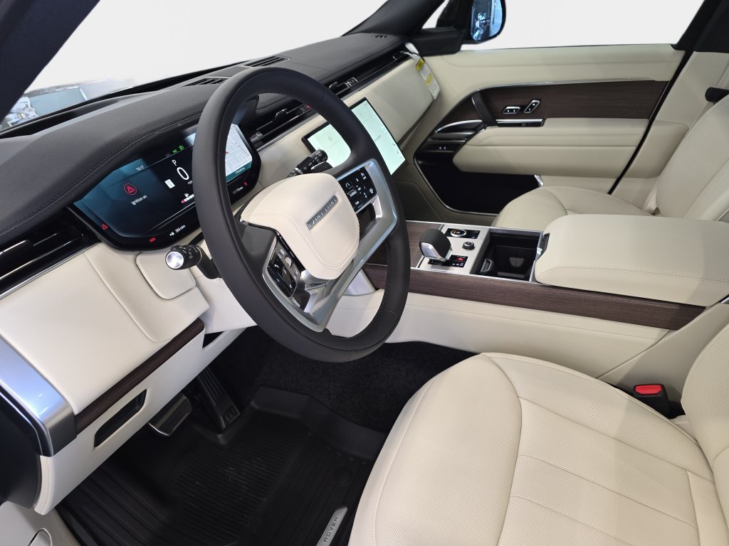 New 2027 Land Rover Range Rover Long Wheelbase SE AWD/4WD image 13