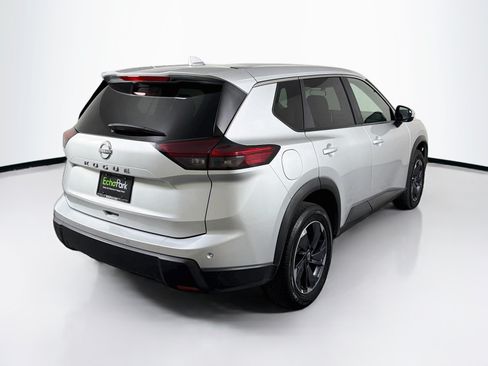 Used 2025 Nissan Rogue SV FWD image 9
