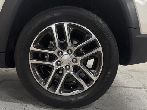 Used 2019 Jeep Compass Latitude w/ Popular Equipment Group image 13