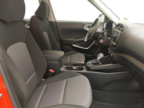 Used 2022 Kia Soul LX w/ Technology Package image 21