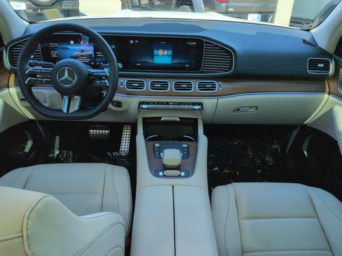 Used 2026 Mercedes-Benz GLS 450 4MATIC image 15