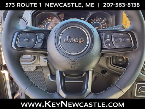 New 2026 Jeep Gladiator Sport AWD/4WD image 10