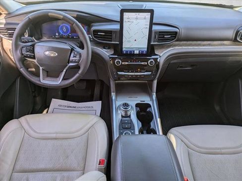 Used 2022 Ford Explorer Platinum w/ Equipment Group 601A image 17