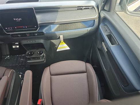 New 2025 Volkswagen ID. Buzz Pro S Plus image 15