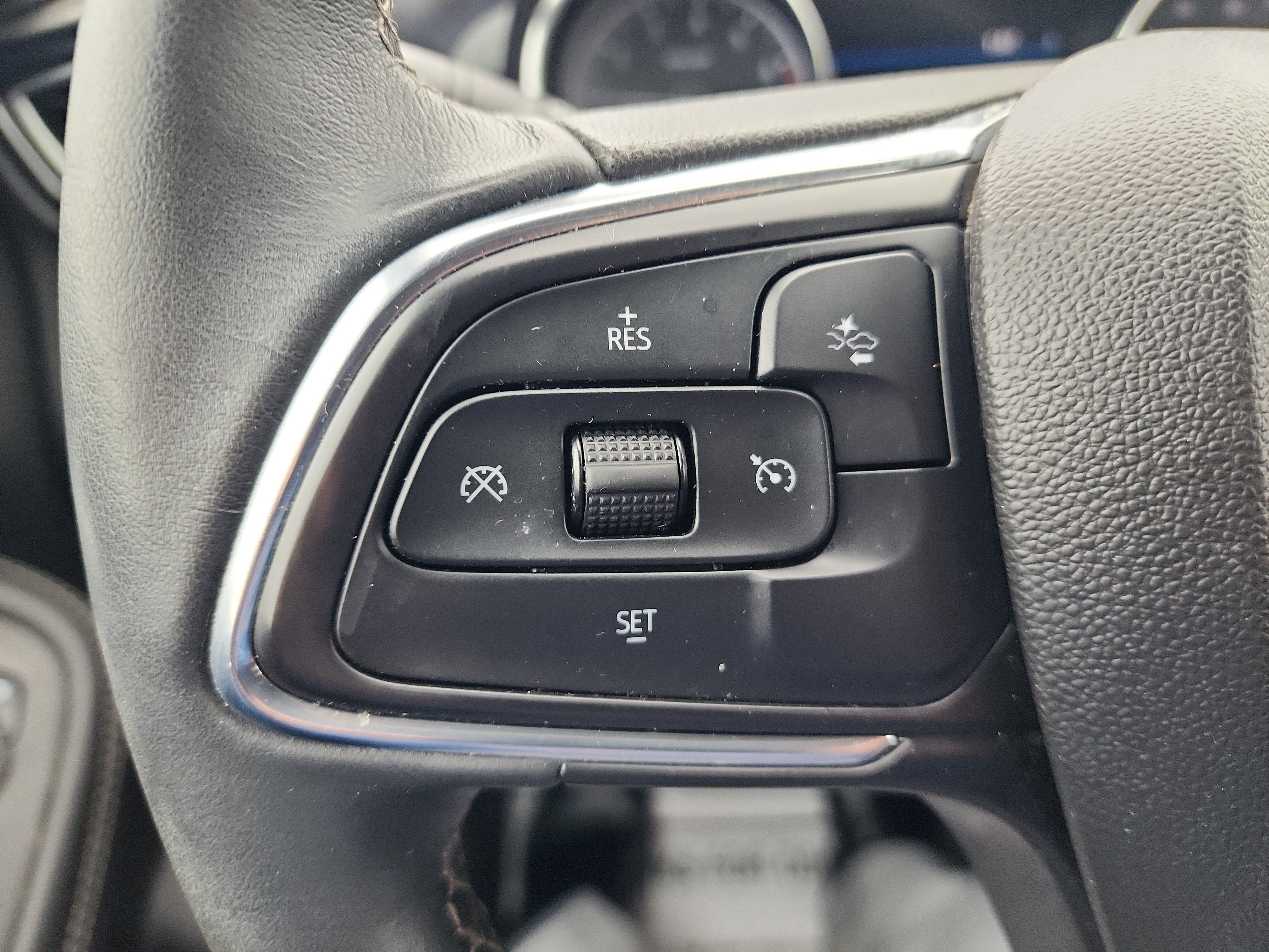 Certified 2021 Buick Encore GX Select AWD/4WD image 19