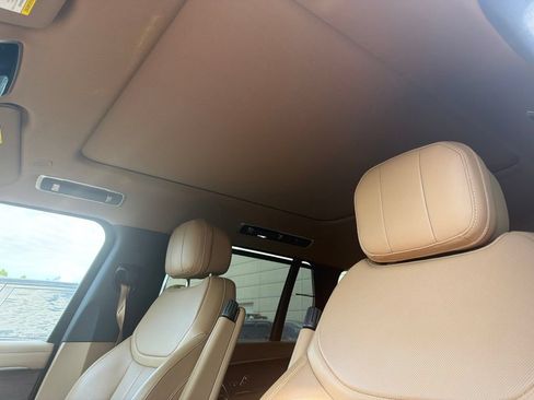 Certified 2025 Land Rover Range Rover Long Wheelbase SE AWD/4WD image 18
