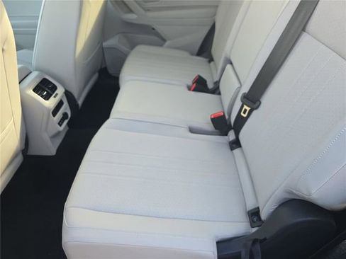 Used 2023 Volkswagen Tiguan SE R-Line FWD image 9