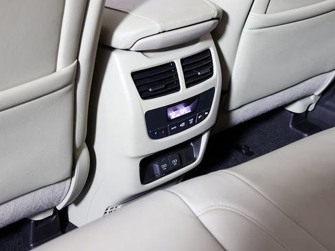 Used 2020 Acura MDX SH-AWD image 16