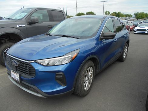 Used 2023 Ford Escape Active image 1