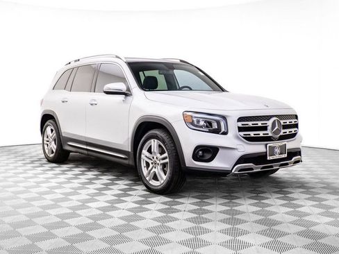 Used 2021 Mercedes-Benz GLB 250 4MATIC w/ Premium Package image 8