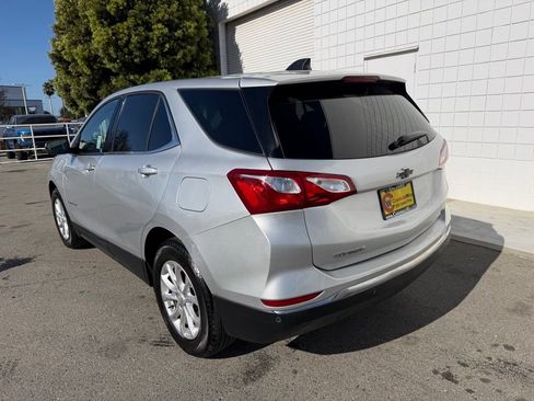 Used 2020 Chevrolet Equinox LT w/ Driver Convenience Package FWD image 4