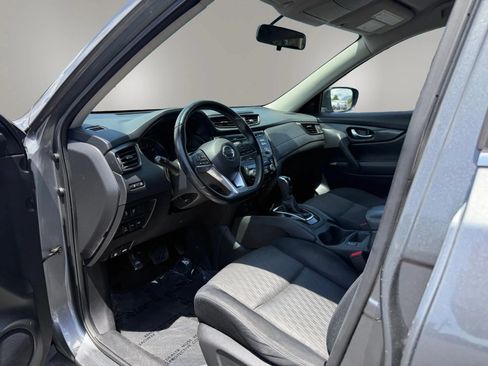 Used 2017 Nissan Rogue SV AWD/4WD image 16