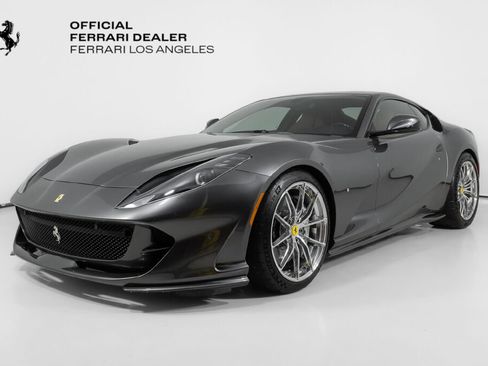Used 2019 Ferrari 812 Superfast RWD image 1
