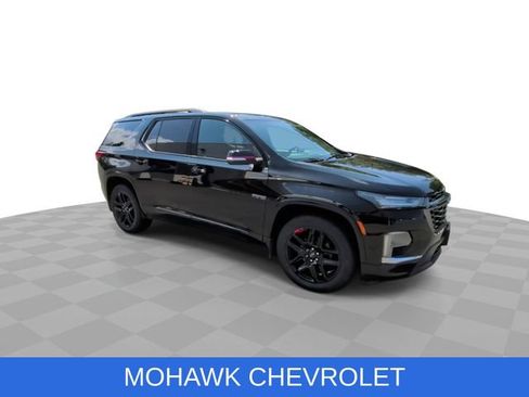 Used 2023 Chevrolet Traverse Premier w/ Redline Edition AWD/4WD image 2