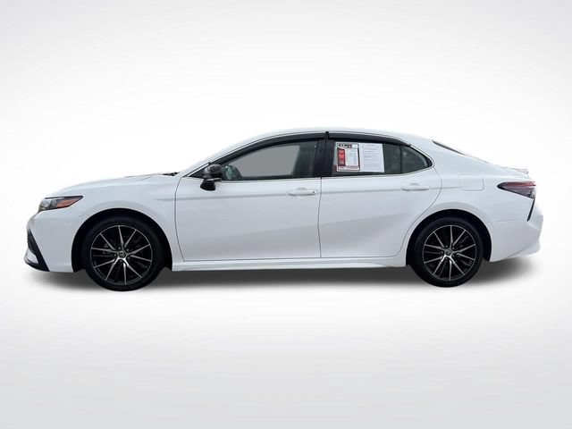 Used 2023 Toyota Camry SE FWD image 3
