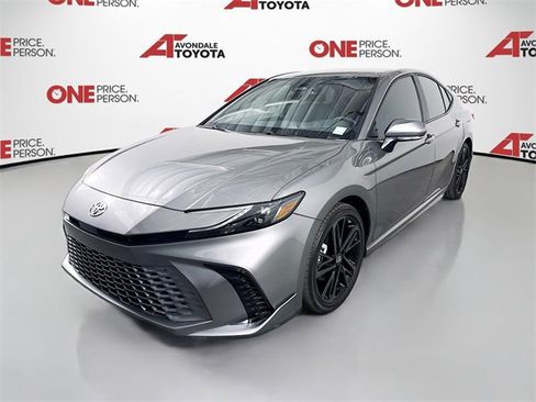 Used 2025 Toyota Camry XSE image 3