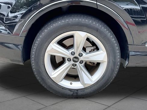 Used 2023 Audi Q7 2.0T Premium w/ Convenience Package AWD/4WD image 11