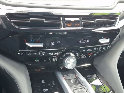 Used 2023 Acura MDX SH-AWD w/ Technology Package image 16