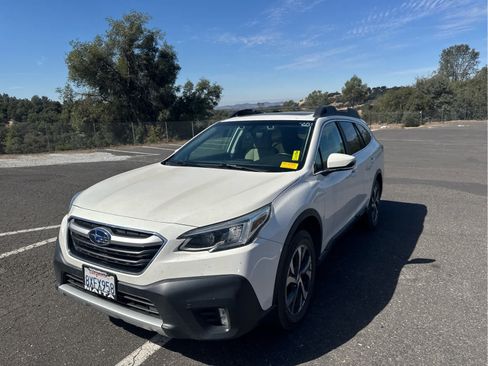 Used 2022 Subaru Outback Limited AWD/4WD image 1