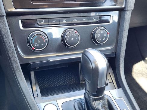 Certified 2021 Volkswagen Golf 4-Door FWD image 15