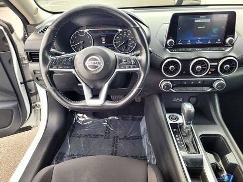 Used 2022 Nissan Sentra SV image 9