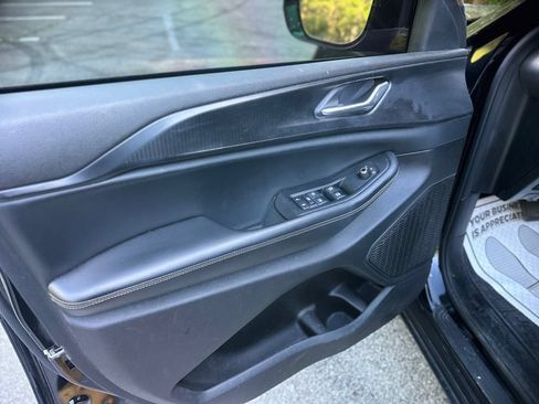 Used 2024 Jeep Grand Cherokee Altitude AWD/4WD image 13