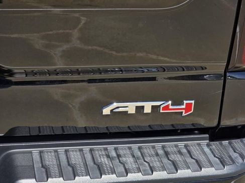 Used 2024 GMC Sierra 1500 AT4 w/ Technology Package AWD/4WD image 8