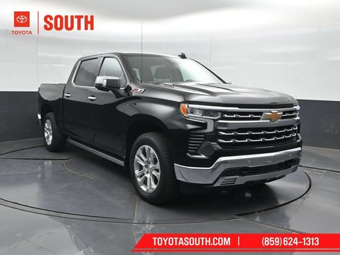 Used 2022 Chevrolet Silverado 1500 LTZ w/ Z71 Off-Road Package AWD/4WD image 4