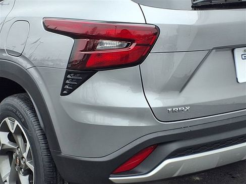 New 2026 Chevrolet Trax LT w/ LT Convenience Package image 18