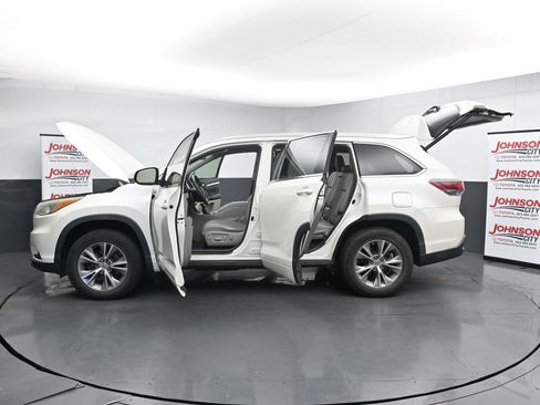Used 2015 Toyota Highlander XLE image 28