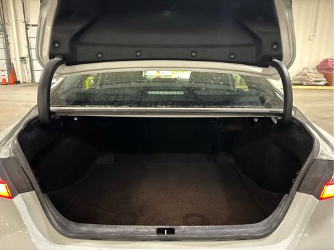 Used 2024 Toyota Camry SE FWD image 7