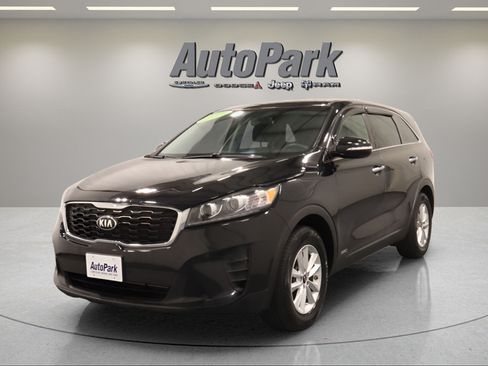 Used 2019 Kia Sorento AWD image 3