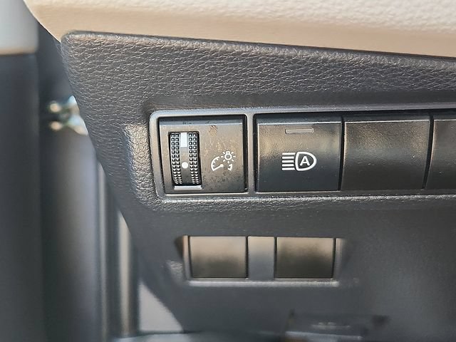 Used 2024 Toyota Corolla Cross L AWD/4WD image 19