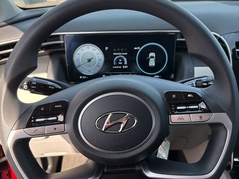 Used 2024 Hyundai Tucson SE image 6