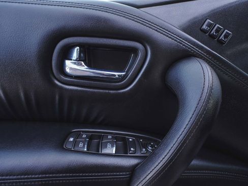 Used 2023 Nissan Armada SL w/ Midnight Edition Package image 10