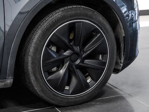 Used 2022 Tesla Model Y Long Range AWD/4WD image 55
