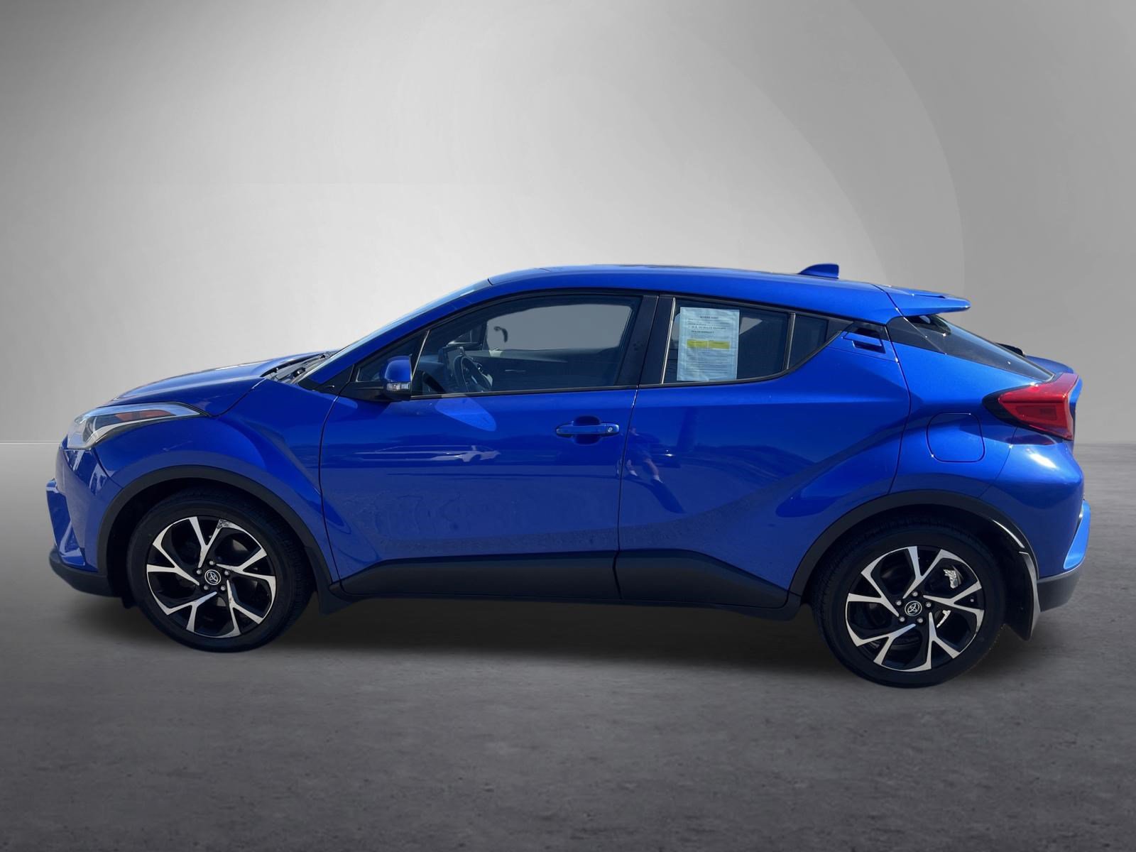 Used 2019 Toyota C-HR XLE FWD image 7