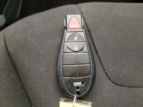 Used 2021 Jeep Cherokee Latitude FWD image 32