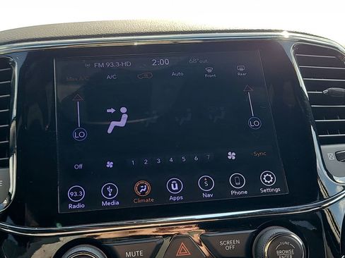 Used 2019 Jeep Grand Cherokee Laredo w/ 18" Wheel & 8.4" Radio Group image 21