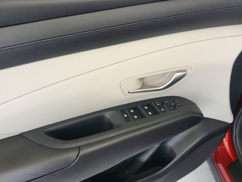 Used 2025 Hyundai Tucson SEL FWD image 16